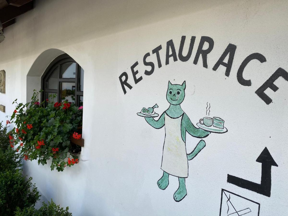 Hostinec U Pejska A Kocicky Mariánské Lázně Exteriör bild