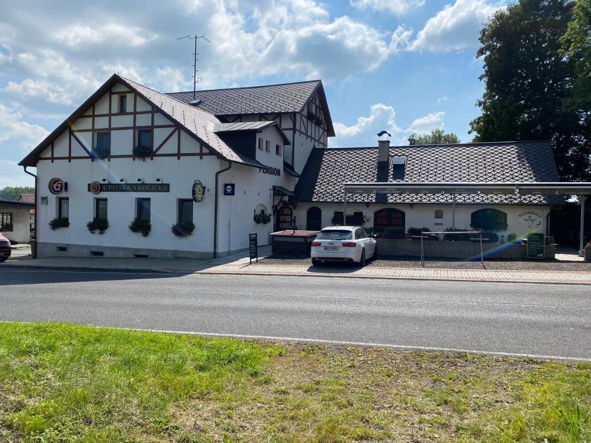 Hostinec U Pejska A Kocicky Mariánské Lázně Exteriör bild