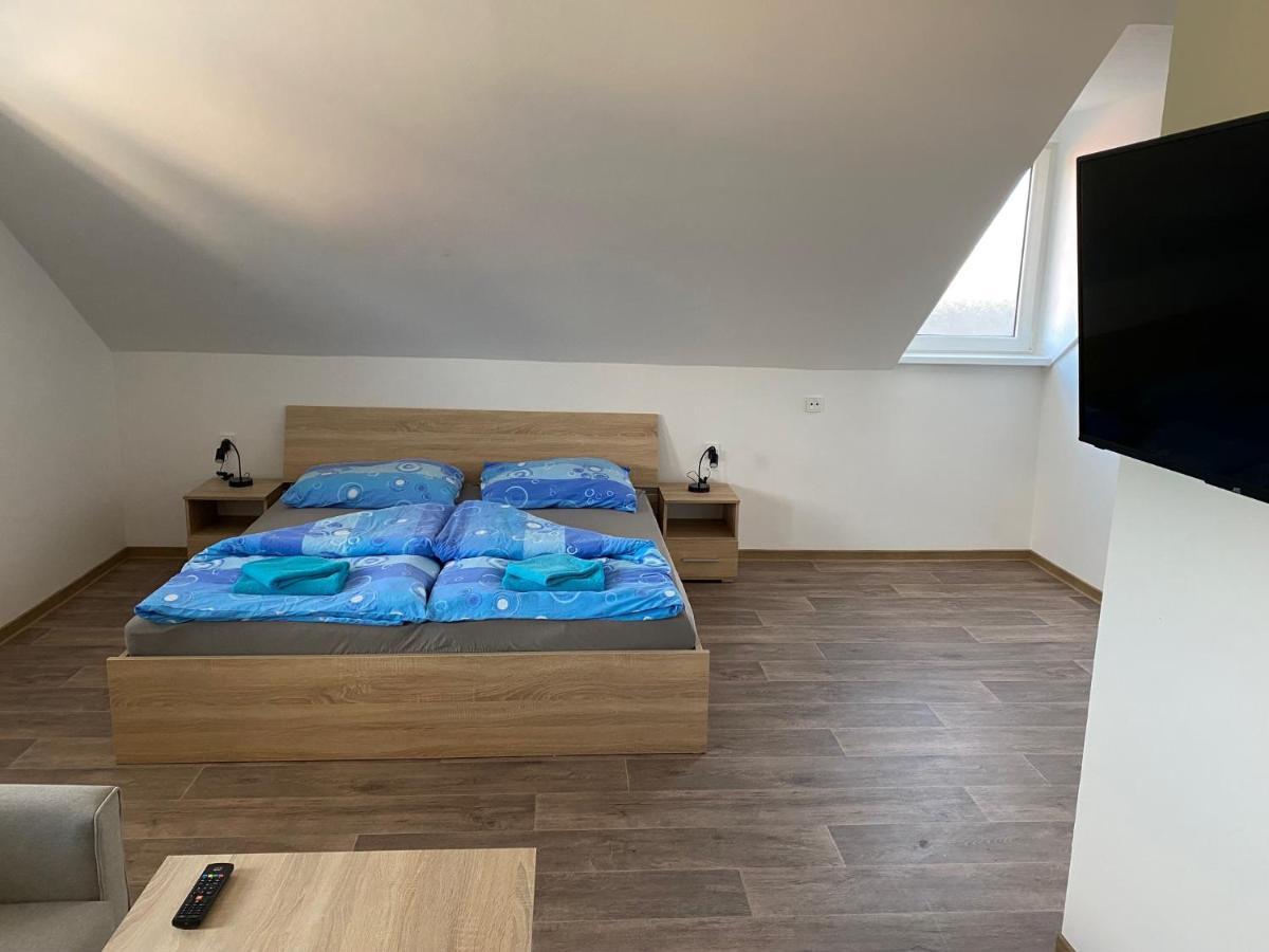 Hostinec U Pejska A Kocicky Mariánské Lázně Exteriör bild