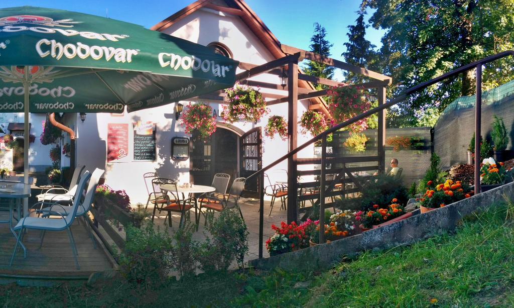 Hostinec U Pejska A Kocicky Mariánské Lázně Exteriör bild