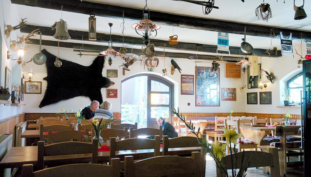 Hostinec U Pejska A Kocicky Mariánské Lázně Exteriör bild